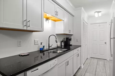 Kitchen - 815 Highway 70 E, Dickson, TN 37055 photo 4 of 4