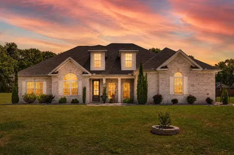 41 Knotting Hill Dr, Fayetteville, TN 37334