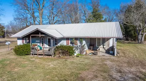 7560 Old Madisonville Rd, Hopkinsville, KY 42240