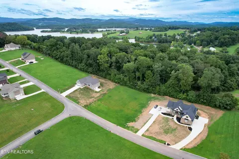 4159 Harbor View Dr, Morristown, TN 37814