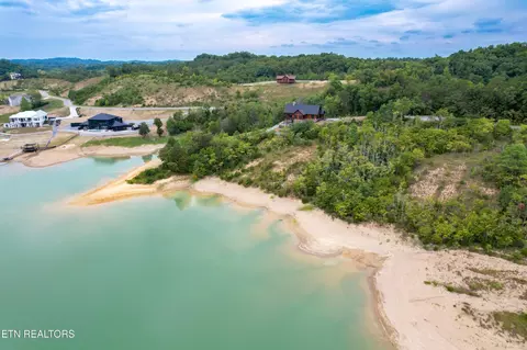 12 Bay View Pt, Sevierville, TN 37876 photo 2