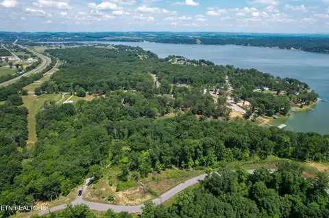 101 Ridgeline Tr, Dandridge, TN 37725