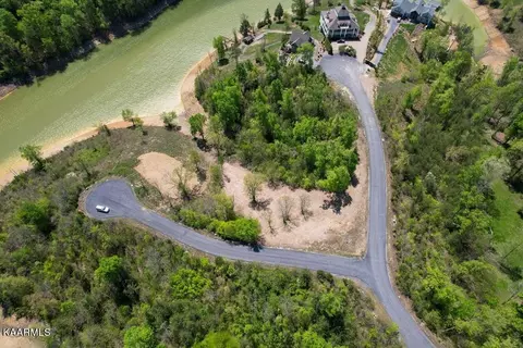31 Stone Shore Way, Dandridge, TN 37725