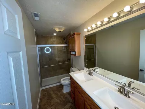 6780 Colgate Dr, Talbott, TN 37877 photo 17