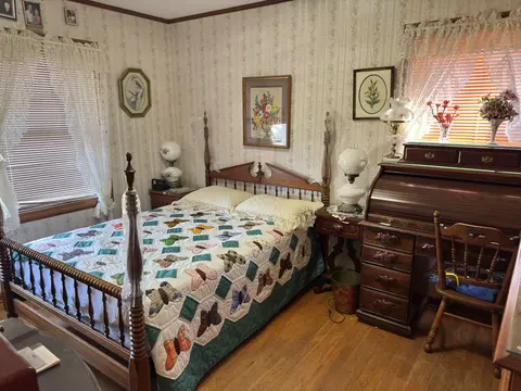 Bedroom - 205 Mary Sharp Dr, Decherd, TN 37324 photo 3 of 4