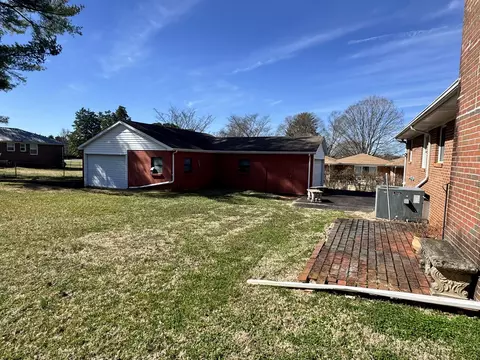 Exterior - 205 Mary Sharp Dr, Decherd, TN 37324 photo 4 of 5