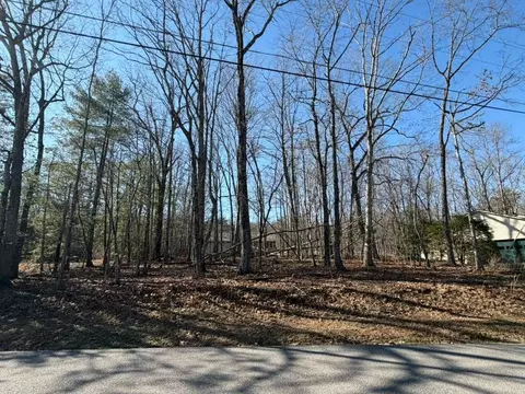 153 Sugarbush Cir, Crossville, TN 38558