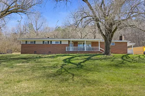 930 Runyan Dr, Chattanooga, TN 37405