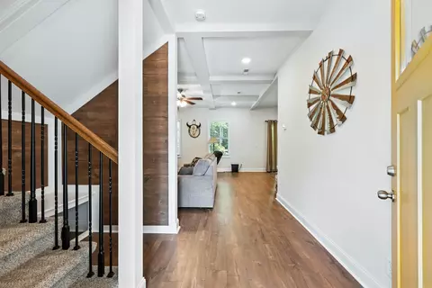 Entry Way - 2981 Sharp Top Rd, Palmyra, TN 37142 photo 1 of 2
