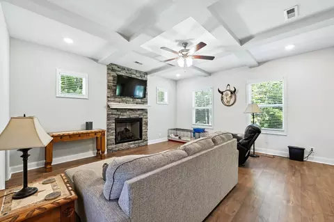 Living - 2981 Sharp Top Rd, Palmyra, TN 37142 photo 1 of 2