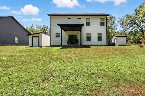 Exterior - 2981 Sharp Top Rd, Palmyra, TN 37142 photo 3 of 5