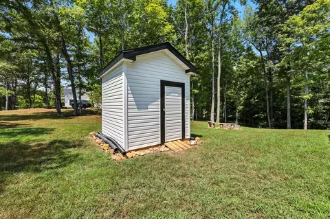 Exterior - 2981 Sharp Top Rd, Palmyra, TN 37142 photo 5 of 5