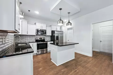 Kitchen - 2981 Sharp Top Rd, Palmyra, TN 37142 photo 1 of 2