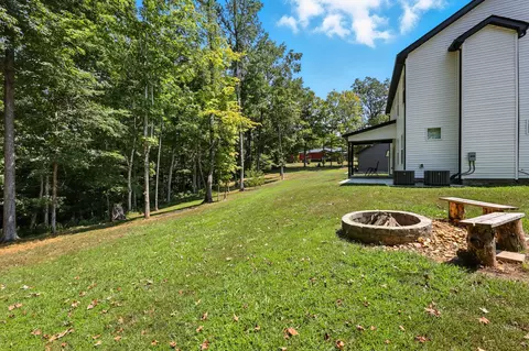 Exterior - 2981 Sharp Top Rd, Palmyra, TN 37142 photo 4 of 5