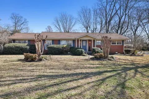 1119 Walton Dr, Murfreesboro, TN 37130 photo 2
