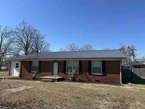 205 Long St, Savannah, TN 38372