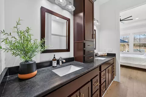 Bath - 1677 Blackburn Ln, Spring Hill, TN 37174 photo 3 of 5