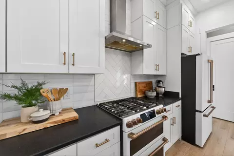 Kitchen - 1677 Blackburn Ln, Spring Hill, TN 37174 photo 3 of 7