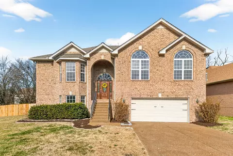 6752 Sunnywood Dr, Nashville, TN 37211