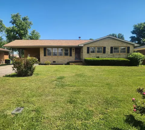 3030 Clover Ln, Hopkinsville, KY 42240