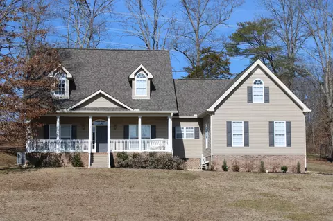 545 Red Fox Dr, Burns, TN 37029