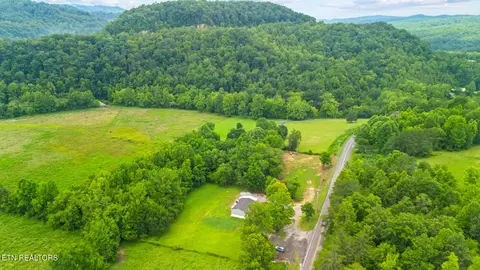 3329 Stinking Creek Rd, Pioneer, TN 37847