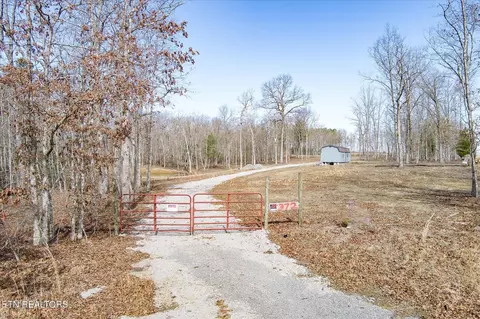 372 Perkins Trail Tr, Deer Lodge, TN 37726