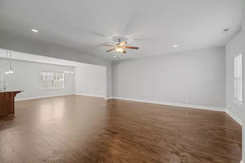 Living - 237 Rowlette Cir #237, Murfreesboro, TN 37127 photo 1 of 1