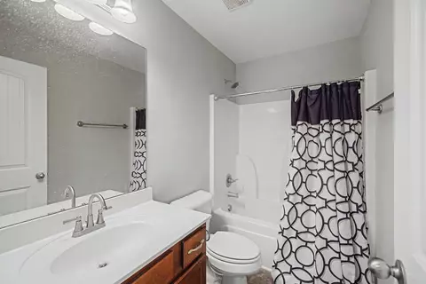 Bath - 237 Rowlette Cir #237, Murfreesboro, TN 37127 photo 3 of 3