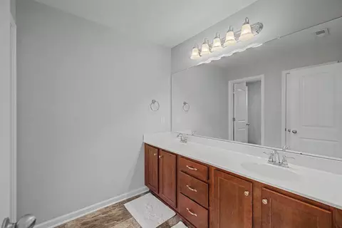 Bath - 237 Rowlette Cir #237, Murfreesboro, TN 37127 photo 2 of 3