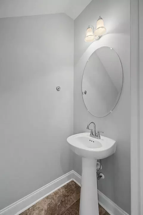Bath - 237 Rowlette Cir #237, Murfreesboro, TN 37127 photo 1 of 3