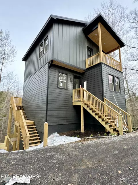 924 N Highland Dr, Gatlinburg, TN 37738