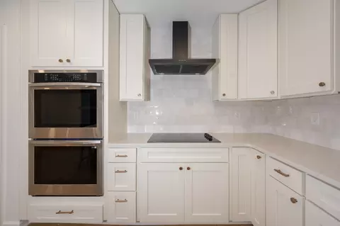 Kitchen - 113 Pine Circle Dr, Franklin, TN 37069 photo 2 of 4