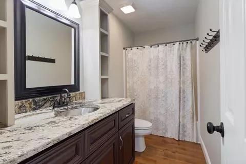 Bath - 3791 Sylvia Rd, Dickson, TN 37055 photo 2 of 8