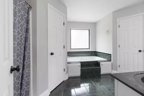 Bath - 3791 Sylvia Rd, Dickson, TN 37055 photo 3 of 8
