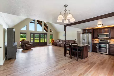 Living - 3791 Sylvia Rd, Dickson, TN 37055 photo 4 of 7