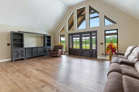Living - 3791 Sylvia Rd, Dickson, TN 37055 photo 1 of 7