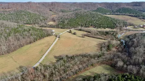 1016 Wartrace Hwy, Pleasant Shade, TN 37145