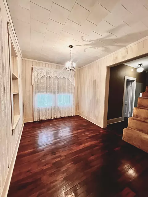 Dining - 518 2nd Ave S, Loretto, TN 38469 photo 4 of 4