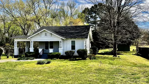 518 2nd Ave S, Loretto, TN 38469