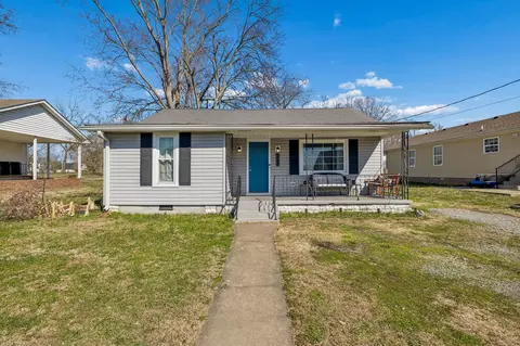 213 21st Ave W, Springfield, TN 37172