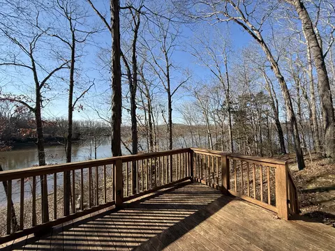 205 Lewis Cir, Dover, TN 37058