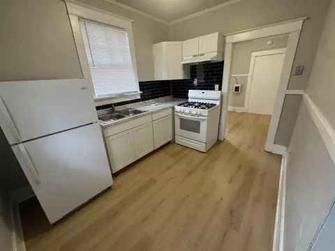 Kitchen - 2012 Carnes Ave, Memphis, TN 38114 photo 3 of 6