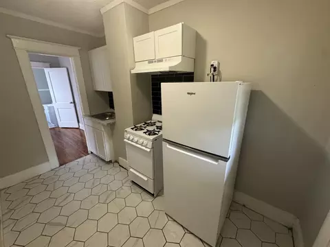 Kitchen - 2012 Carnes Ave, Memphis, TN 38114 photo 6 of 6