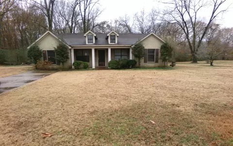 5 Lagrange St, Moscow, TN 38057