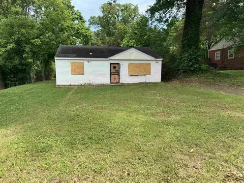 984 Carrolton Ave, Memphis, TN 38127