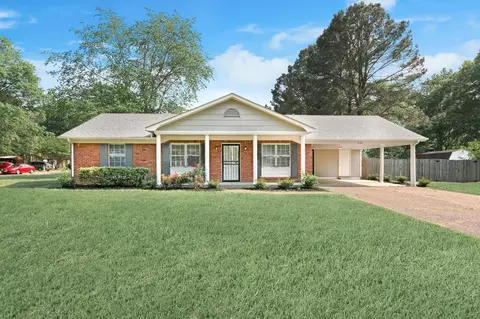 335 Laura Ann Dr, Collierville, TN 38017