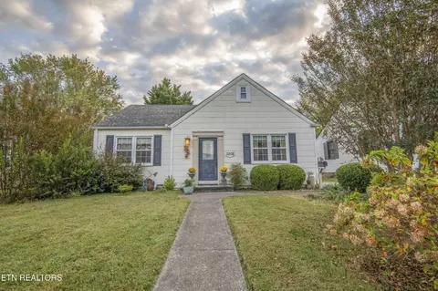 3208 Bellevue St, Knoxville, TN 37917