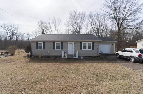 100 Hickory Hollow Dr, Madisonville, KY 42431