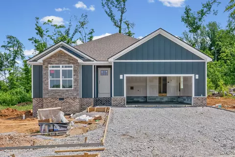 979 Bankside Dr, Clarksville, TN 37043